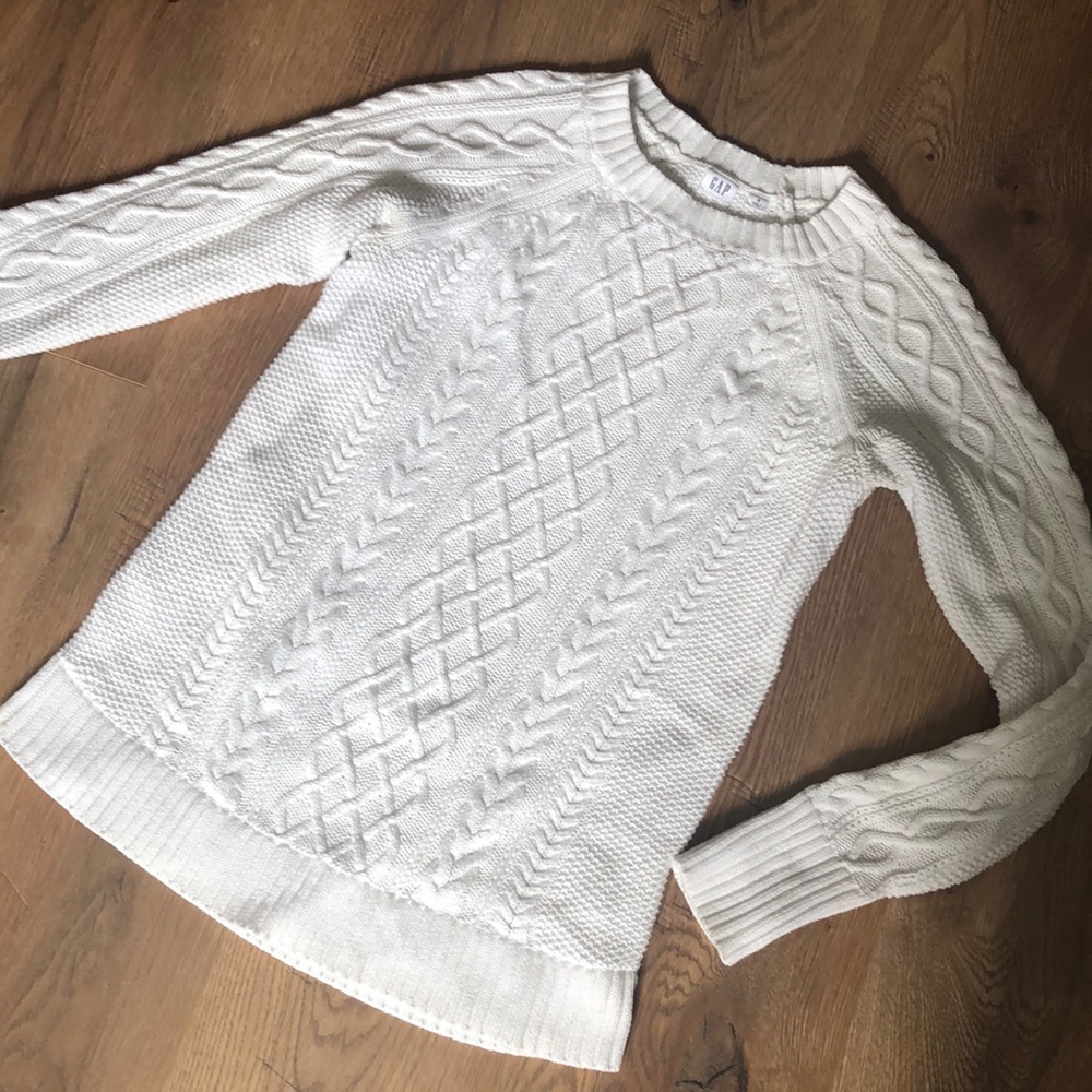 White Gap cable knit sweater